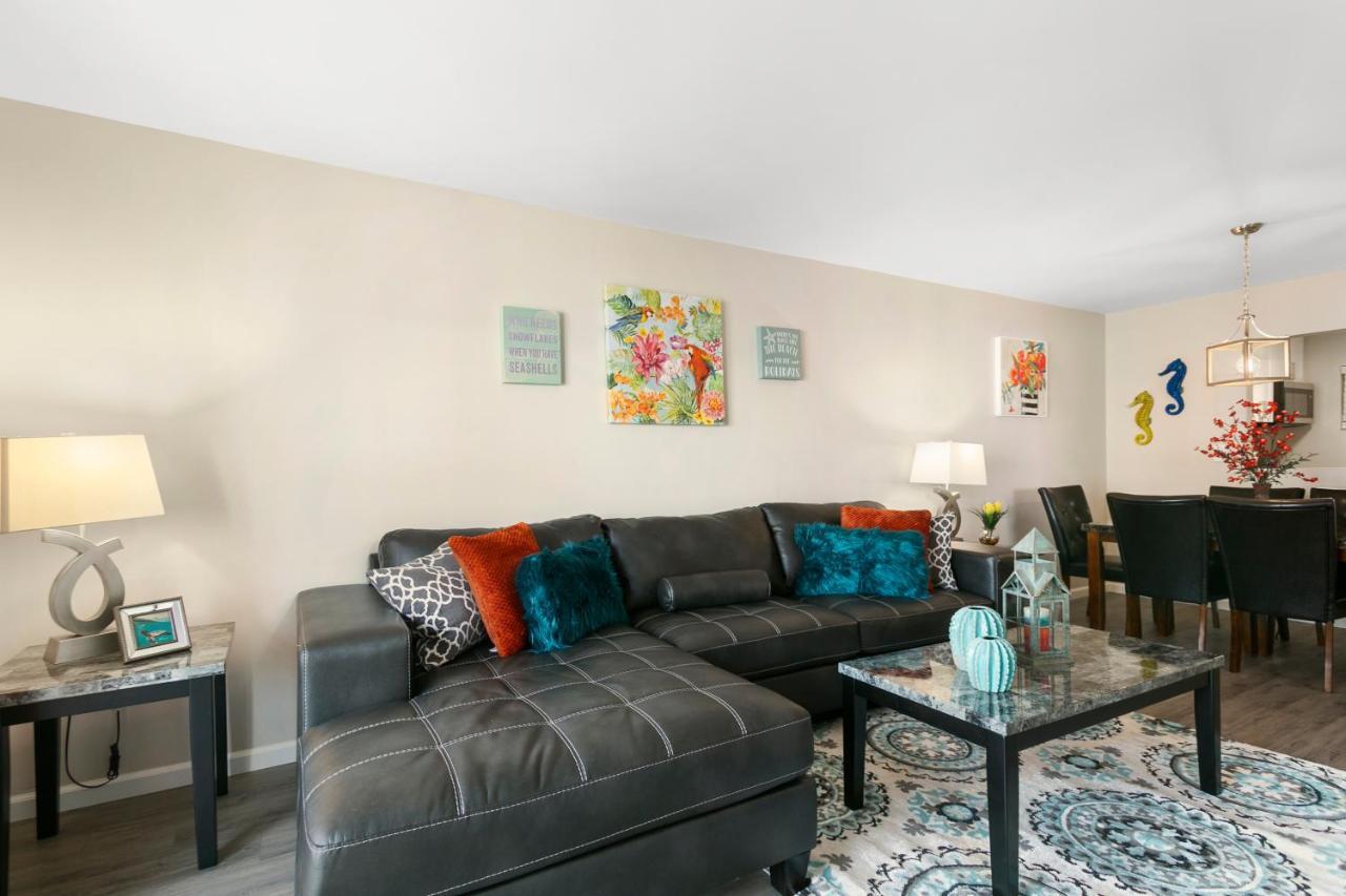 2 Bedroom 2 Bath With Patio On 11Th Collins Ave Майами-Бич Экстерьер фото
